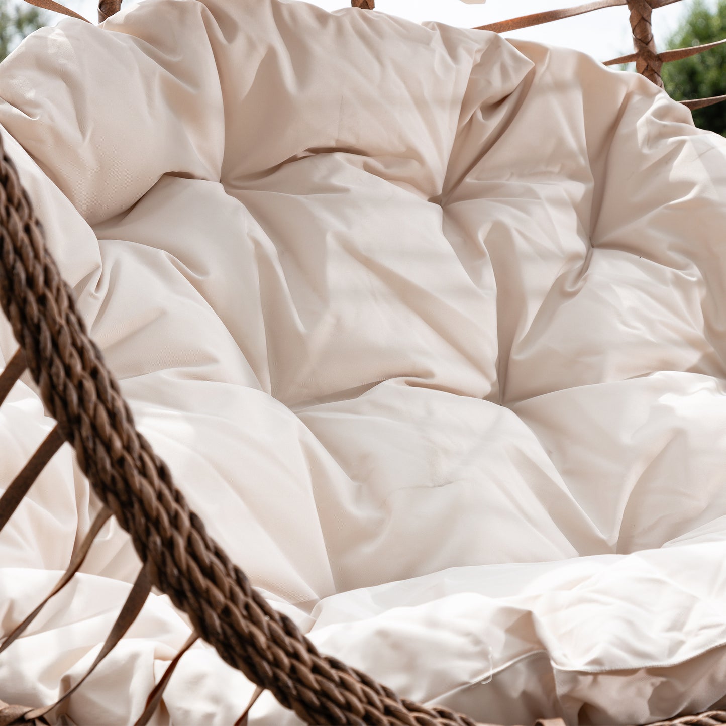 Large Single Egg - KD2 - Cream on Brown
