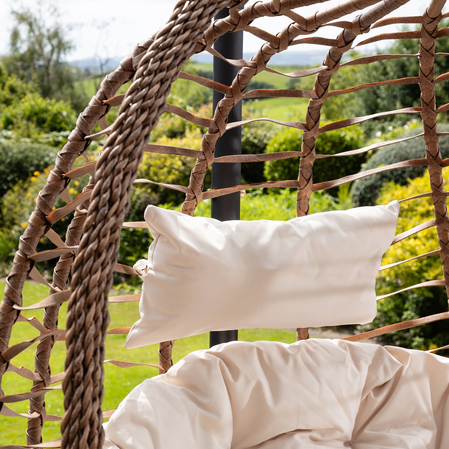 Large Single Egg - KD2 - Cream on Brown