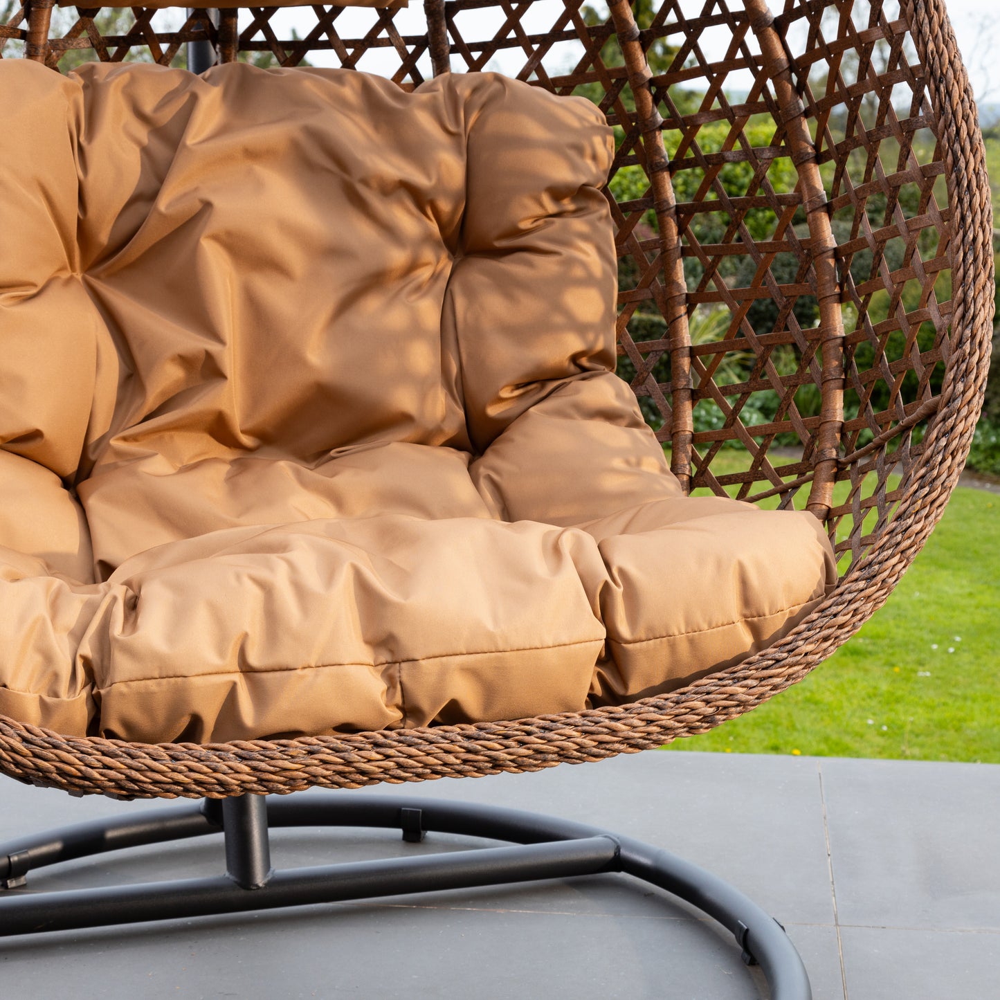 Large Single Egg - KD0 - Brown On Brown