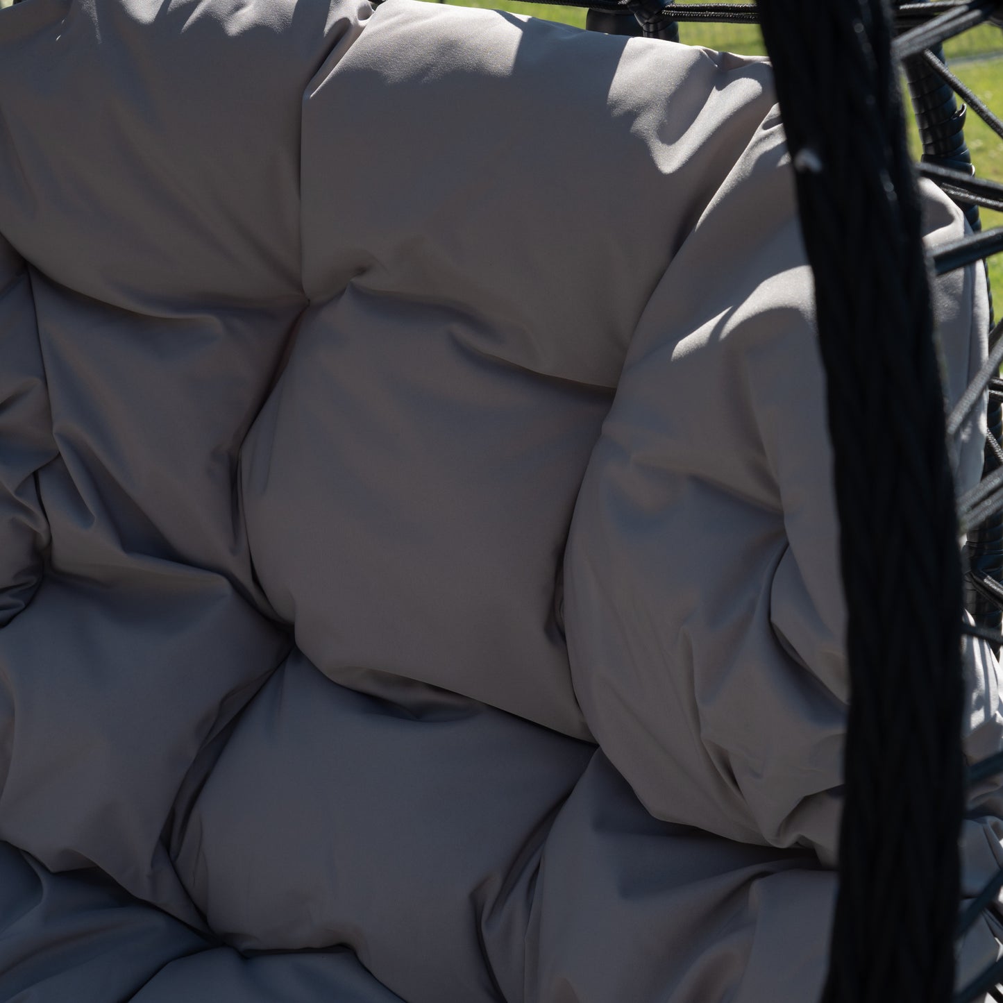 Large Single Egg - KD5 - Light Grey on Black