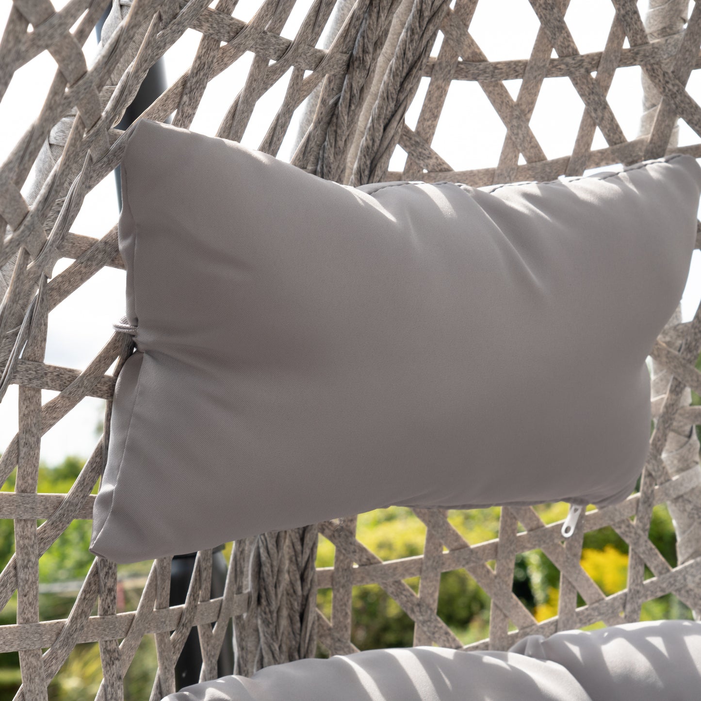 Large Single Egg - KD8 - Light Grey on Grey