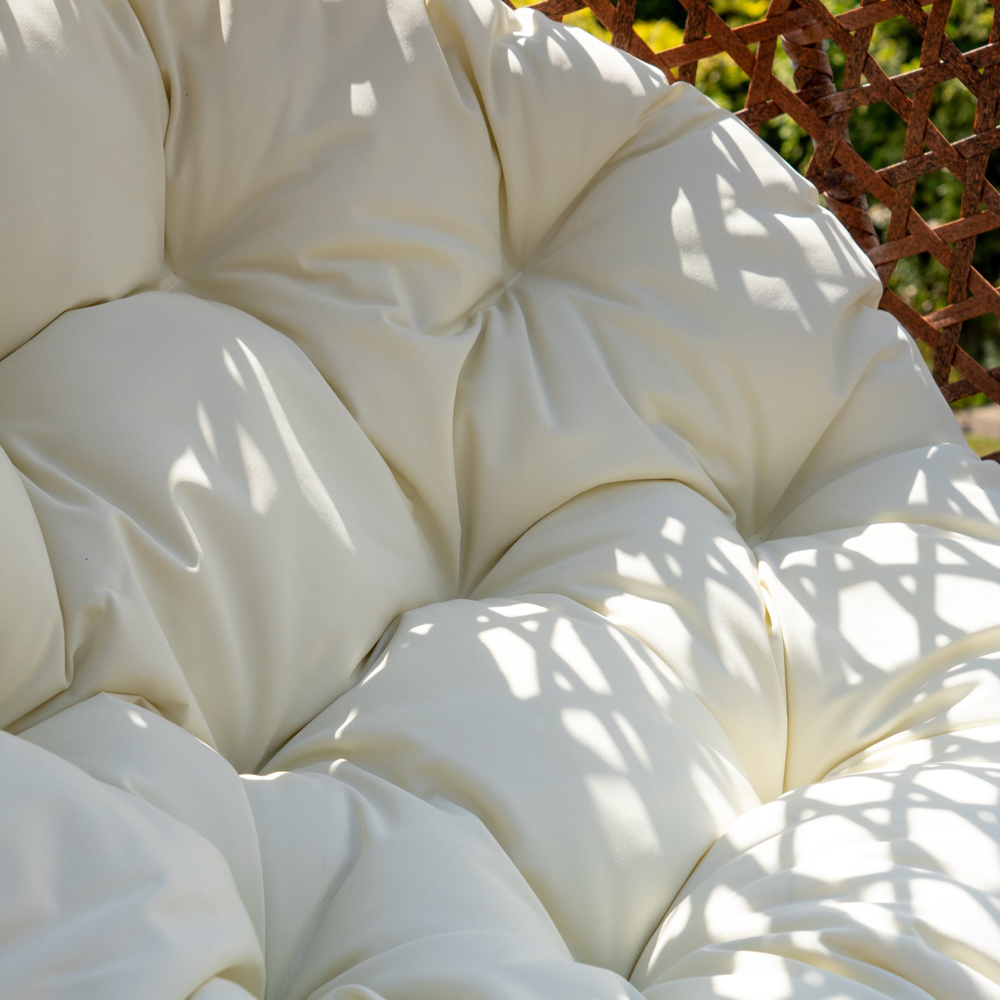Large Single Egg - KD8 - Cream on Brown
