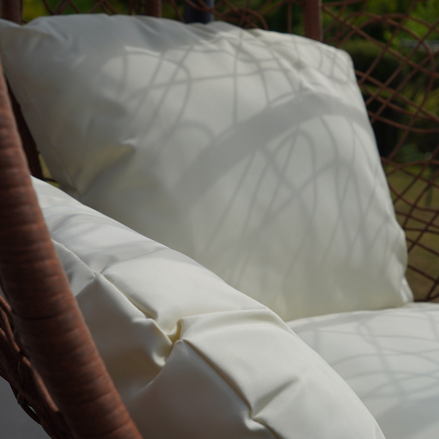 Large Single Egg - KD11 - Cream on Brown