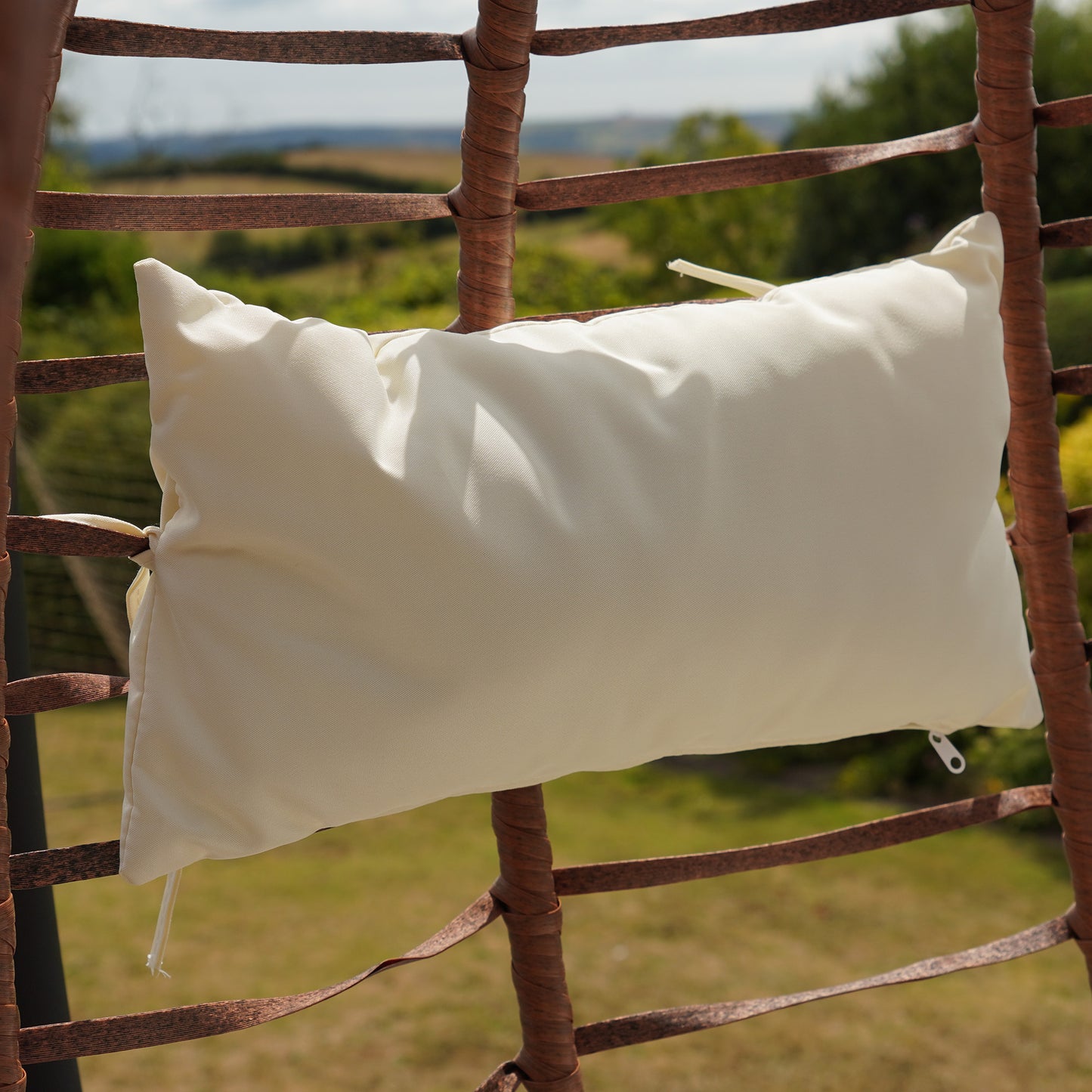 Large Single Egg - KD10 - Cream on Brown