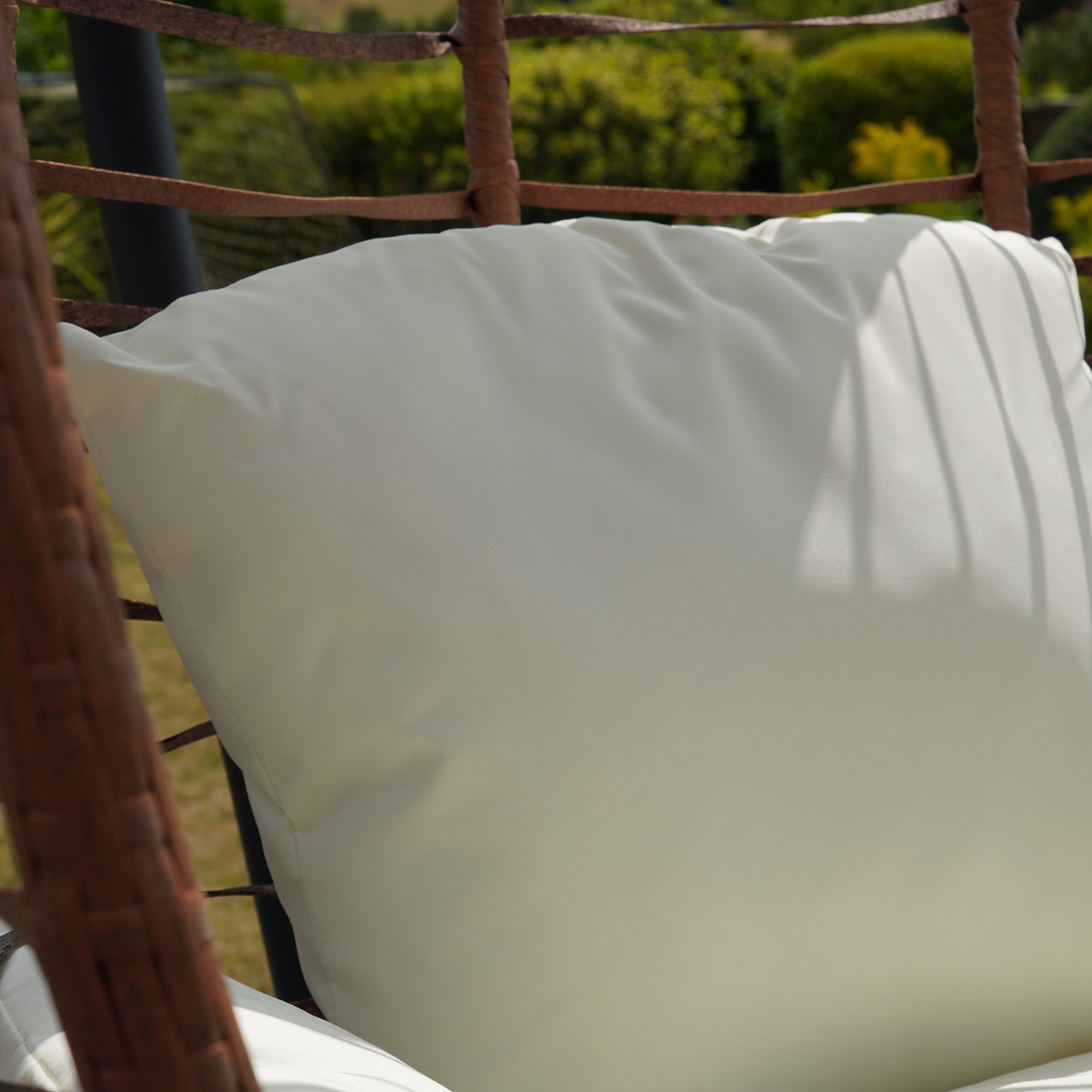 Large Single Egg - KD10 - Cream on Brown