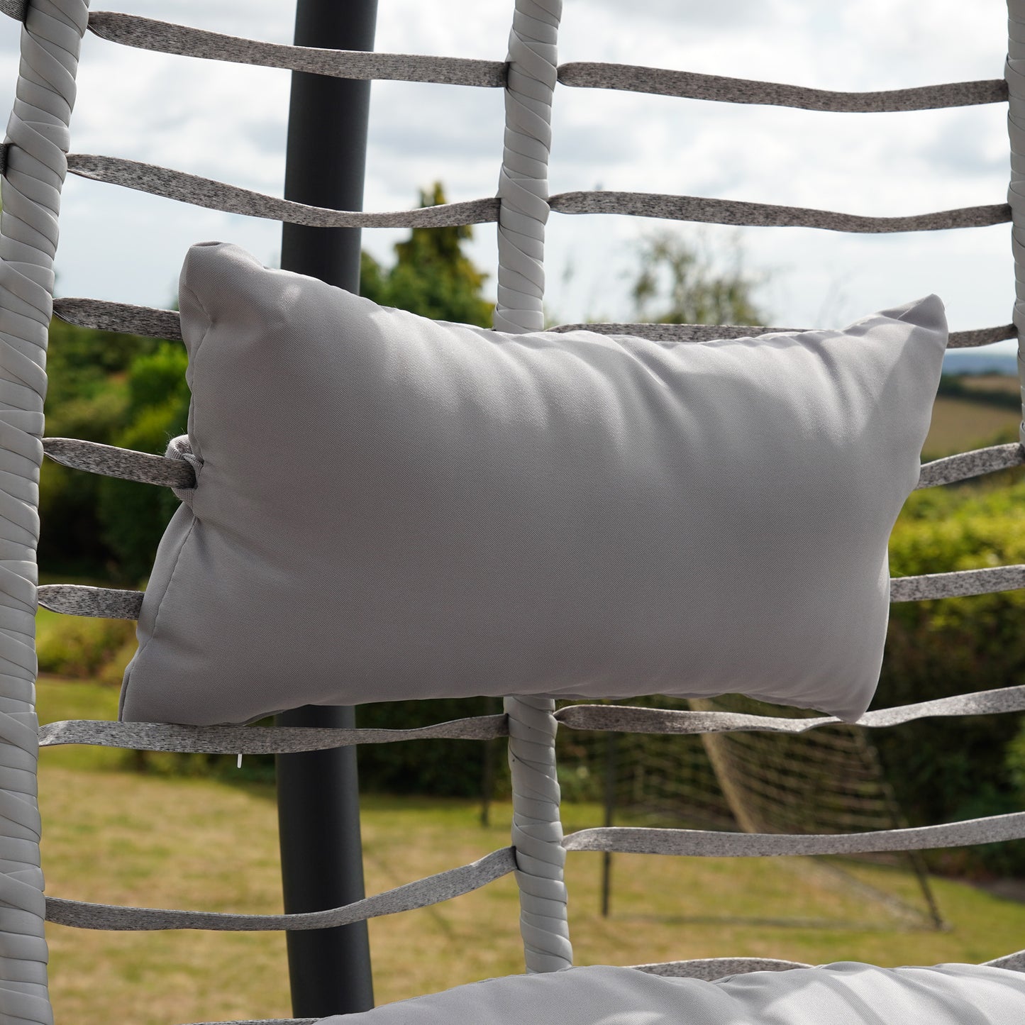 Large Single Egg - KD10 - Light Grey on Grey