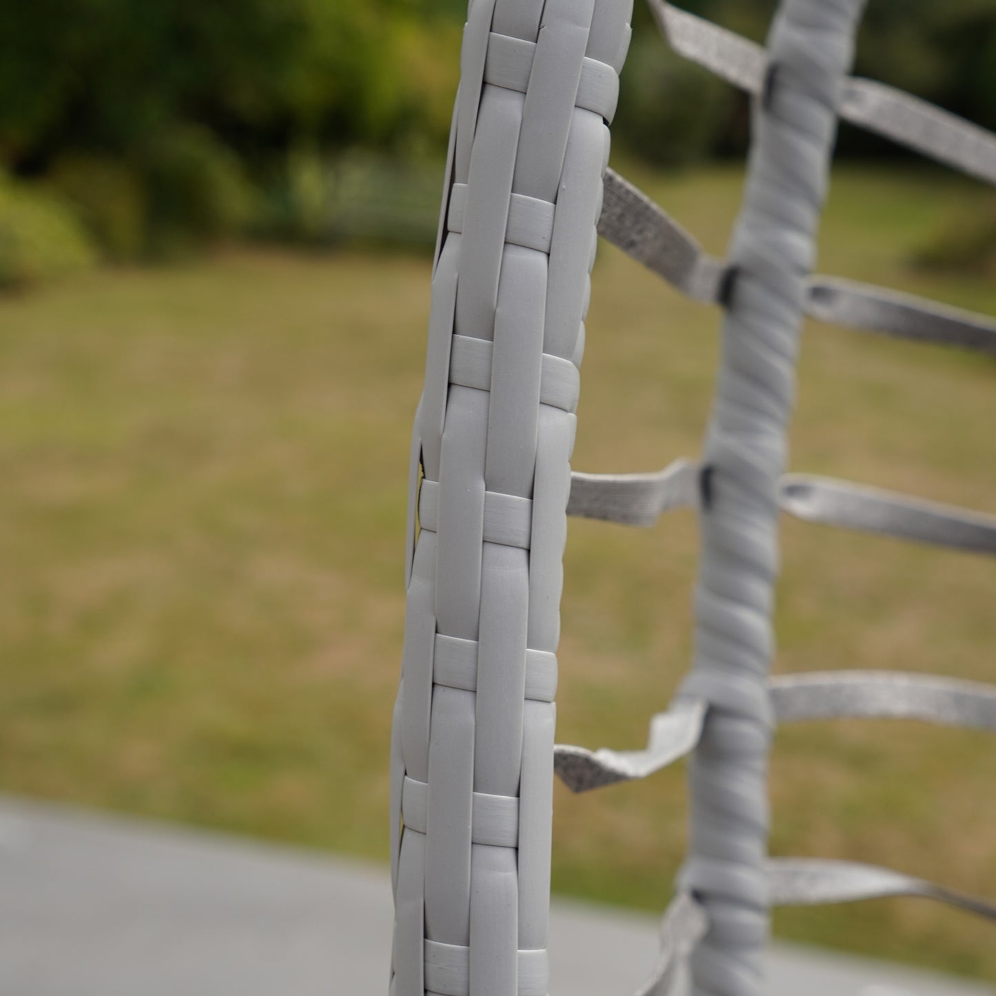 Large Single Egg - KD10 - Light Grey on Grey