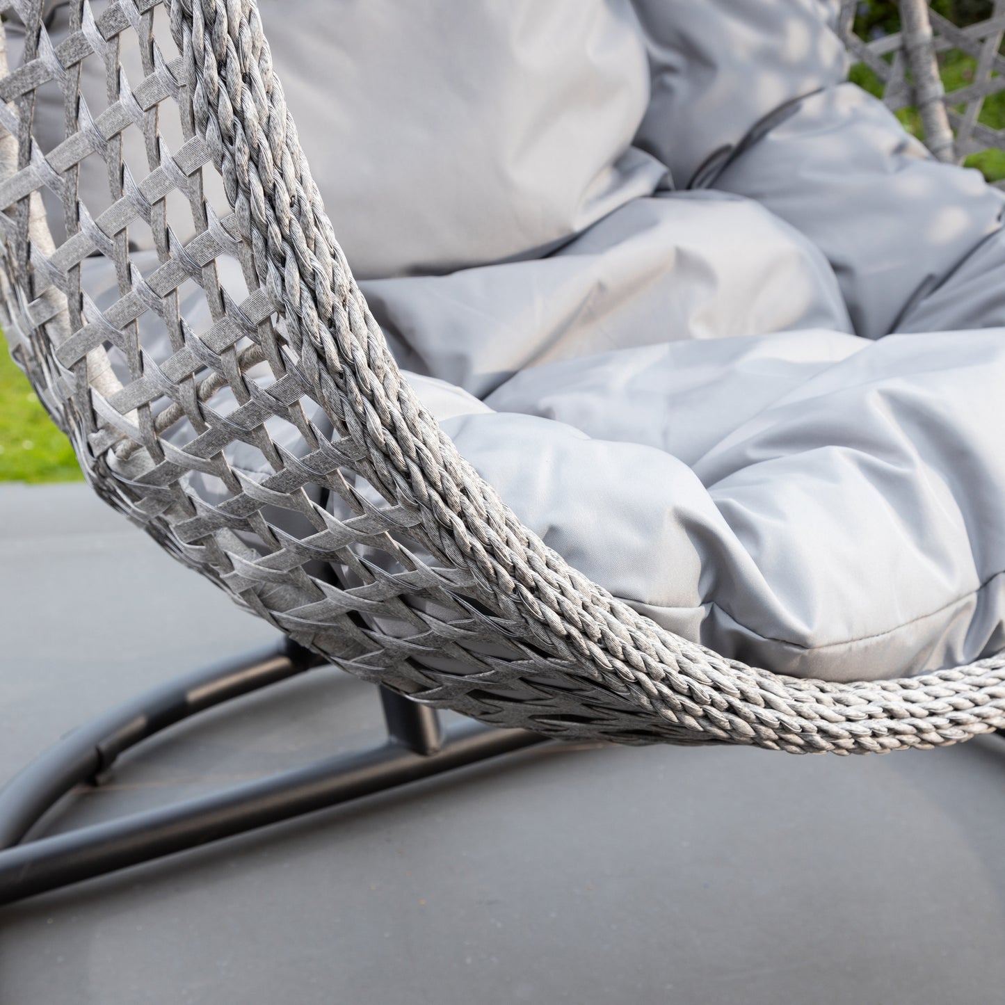 Large Single Egg - Light Grey On Grey
