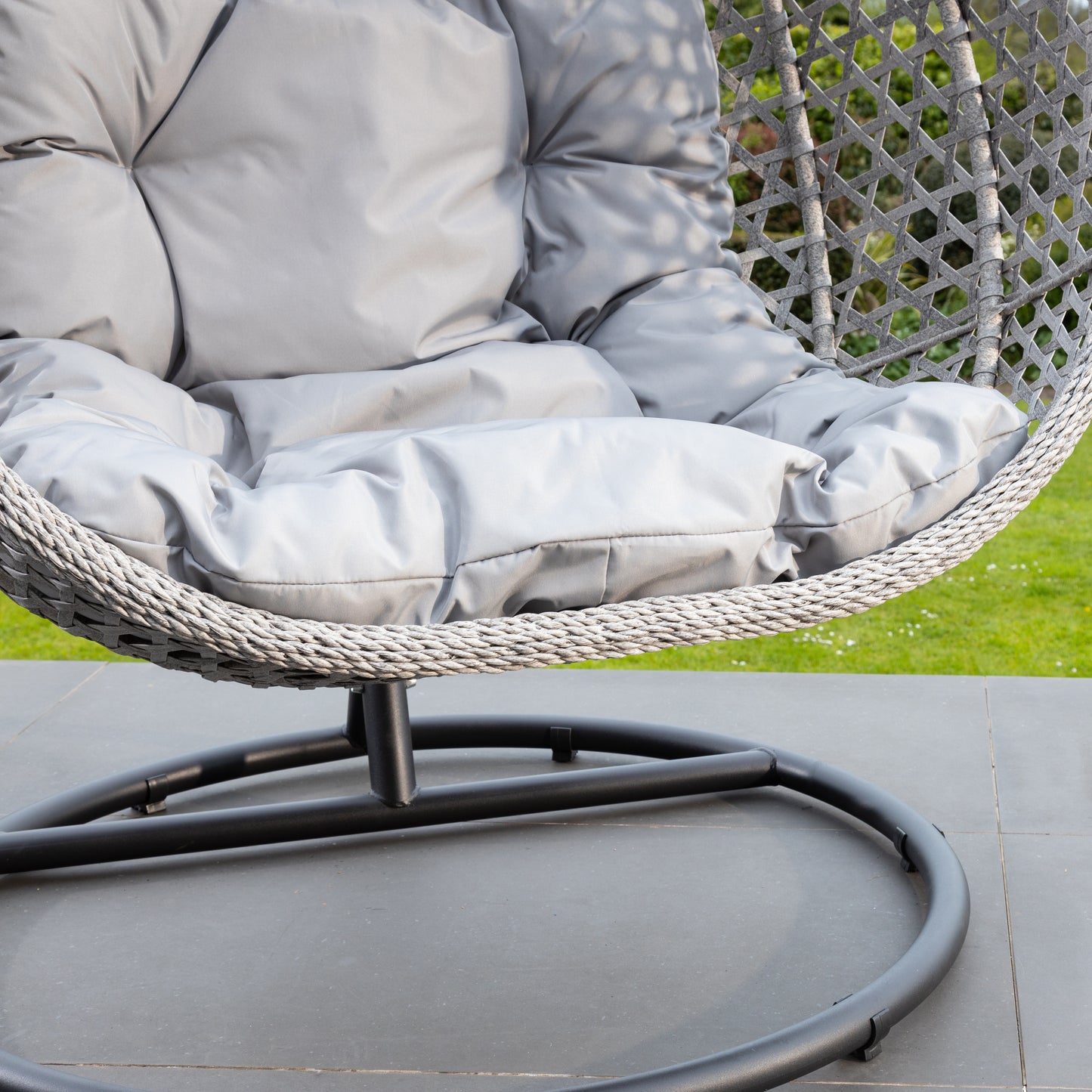 Large Single Egg - Light Grey On Grey